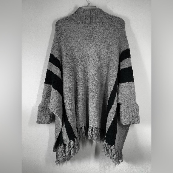 BAREFOOT DREAMS CozyChic Poncho Sweater Pullover Gray Coastal Comfy ONE SIZE - Picture 1 of 11